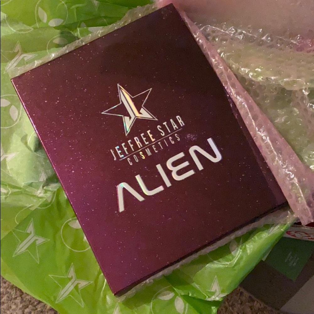 Jeffree Star alien palette new discontinued